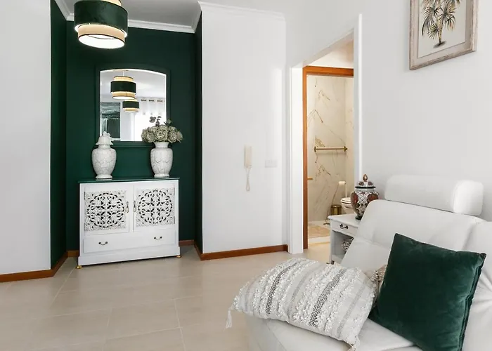 Nazare Modern Flat