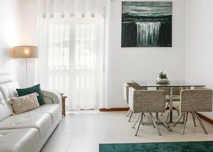 Nazare Modern Flat