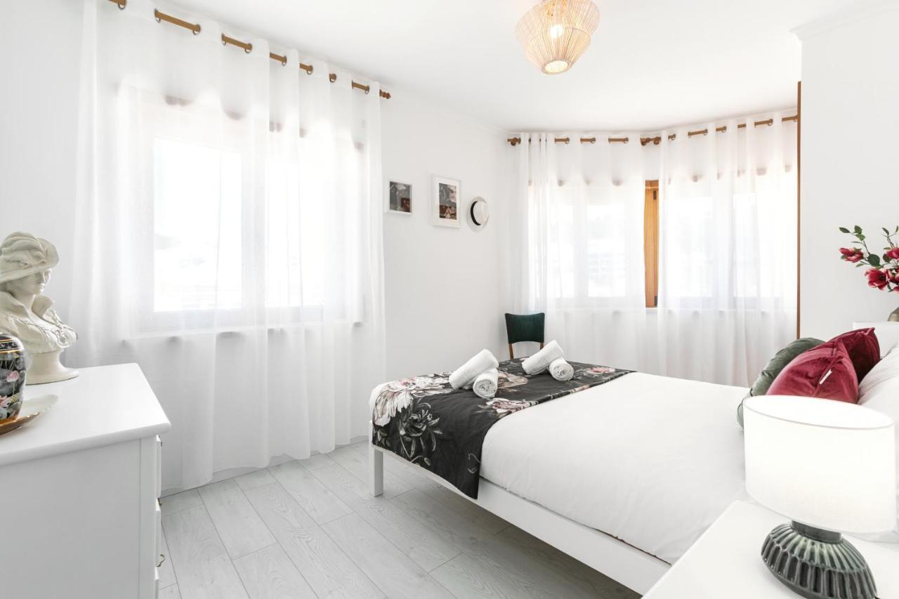 Modern Flat Apartment *